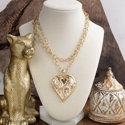 Heartbound Muse – Long Heart Necklace in Gold & Pearls