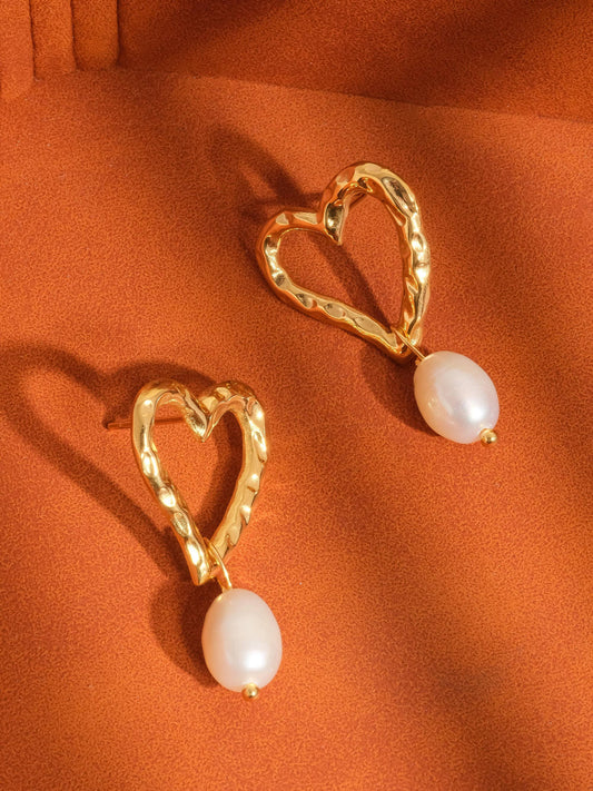 Laura 18K Non-Tarnish Classic Heart Pearl Earring
